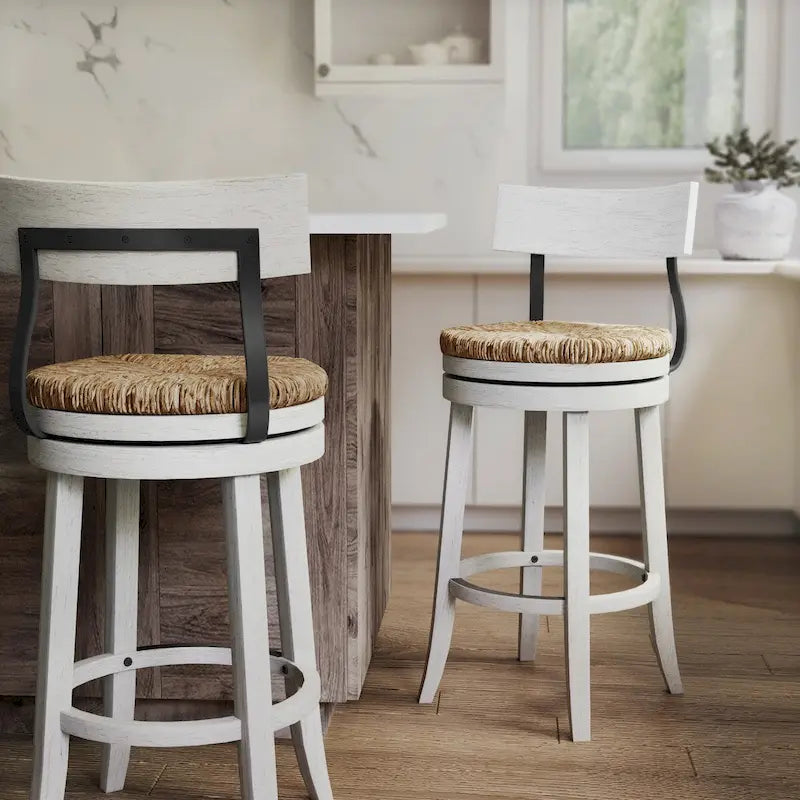 Tabouret de bar pivotant en bois et acier de style fermier avec assise en jonc de mer naturel
