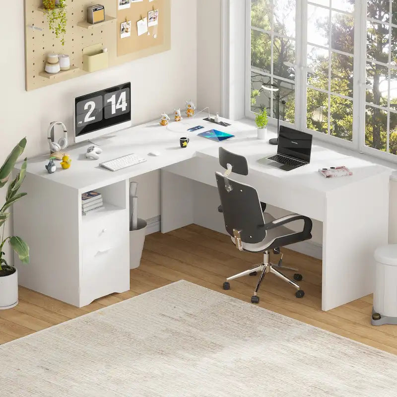 Bureau d'angle en L moderne style ferme avec plateau relevable, tiroirs pour dossiers et station de charge pour le bureau à domicile